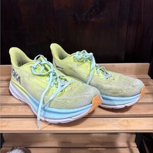 Hoka Clifton 9